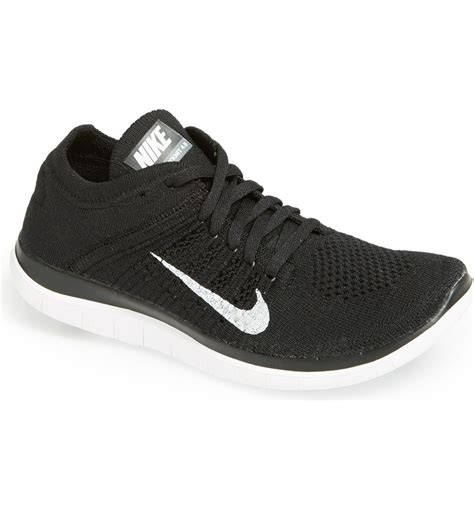 nike free running shoes